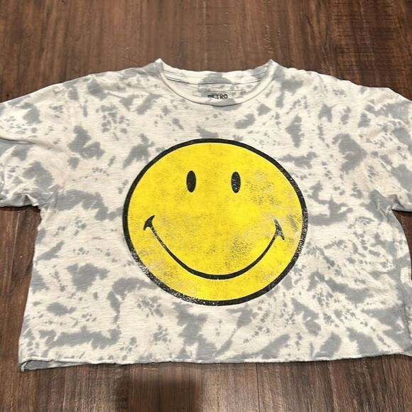 Original Retro Brand “Smiley” Cropped T-Shirt, Size XS - Picture 2 of 7
